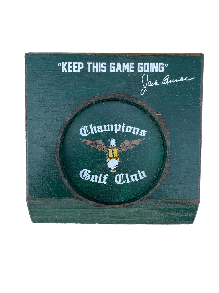 Putting Cup Signs By the Sea